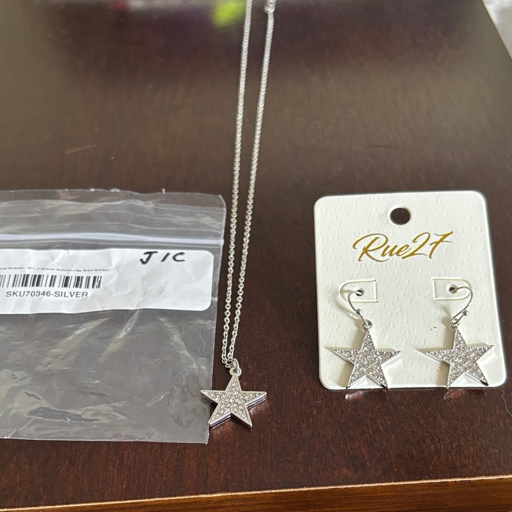 Rue27 Silver Star Necklace and Earring Set